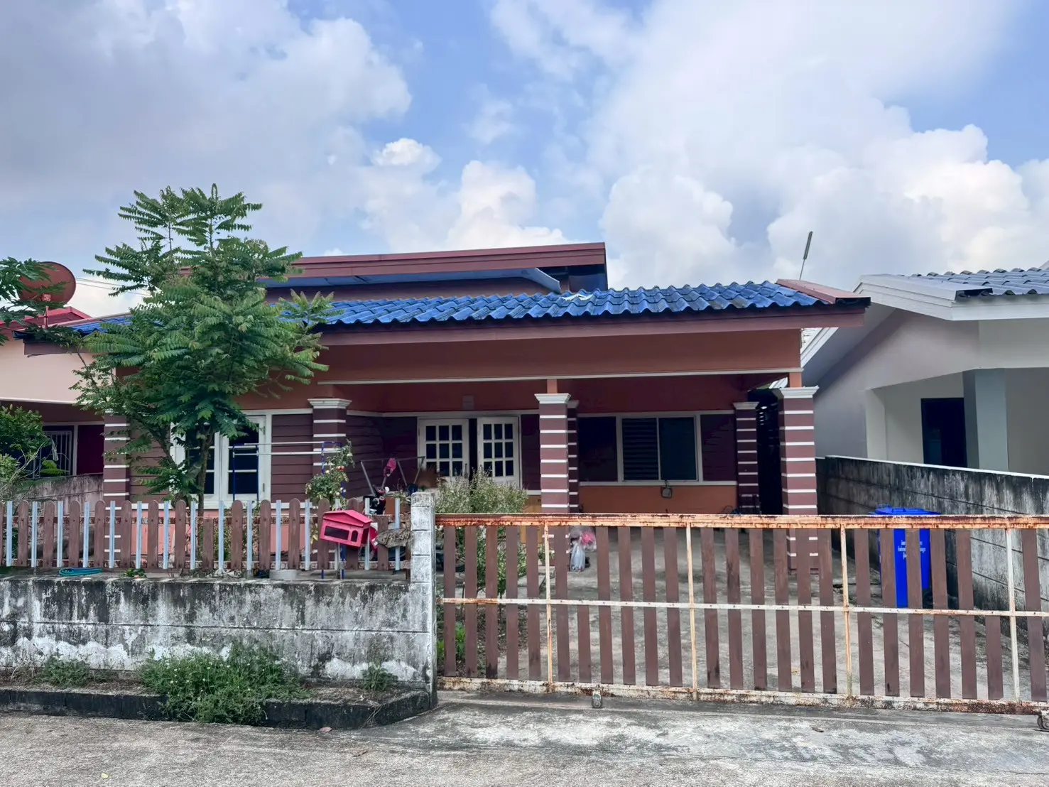 บ้านเดี่ยว หมู่บ้านหนองบัว อารยา หลังซอยวัดละหารไร่ ต หนองบัว อ บ้านค่าย จ ระยอง