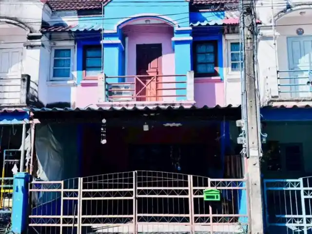 ทาวน์เฮ้าส์2ชั้น หมู่บ้านโชคดีเกาะพรวด ต เชิงเนิน อ เมือง จ ระยอง