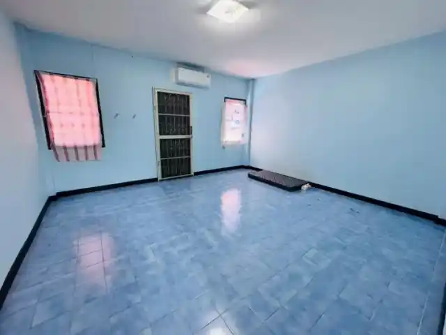 ทาวน์เฮ้าส์2ชั้น หมู่บ้านโชคดีเกาะพรวด ต เชิงเนิน อ เมือง จ ระยอง